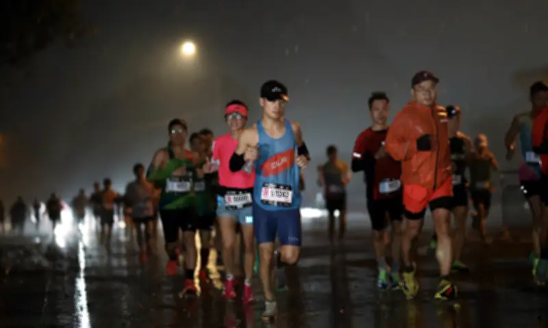 VnExpress Marathon All-Star 2026: Tinh thần thép vượt mưa rét, kỷ lục quốc gia bị phá vỡ