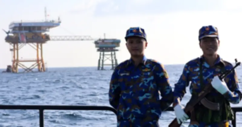 Vùng 2 Hải quân: 'Cứu dân như cứu người thân' giữa biển khơi