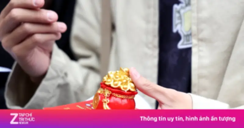 Vàng Cỡ Nhỏ Lên Ngôi, Người Dân Xếp Hàng Dài Mua Sắm Dịp Vía Thần Tài