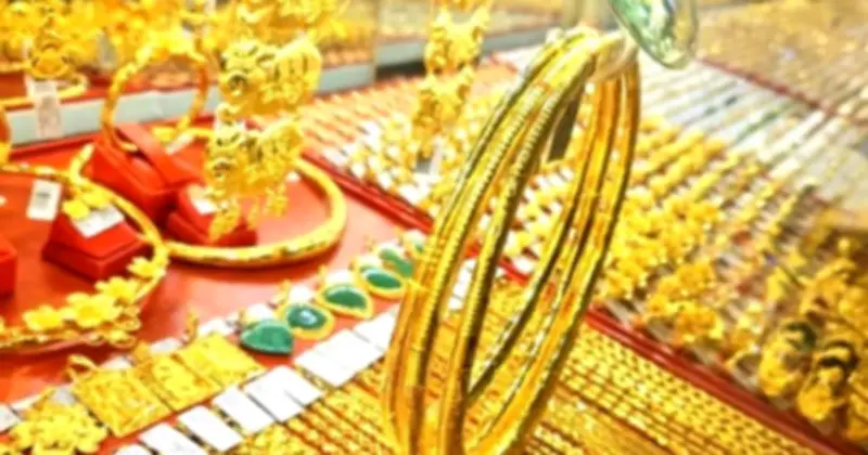 Vàng Trải Qua Cú Rơi Bất Ngờ, Nhanh Chóng Lấy Lại Mốc 5.000 USD/ounce