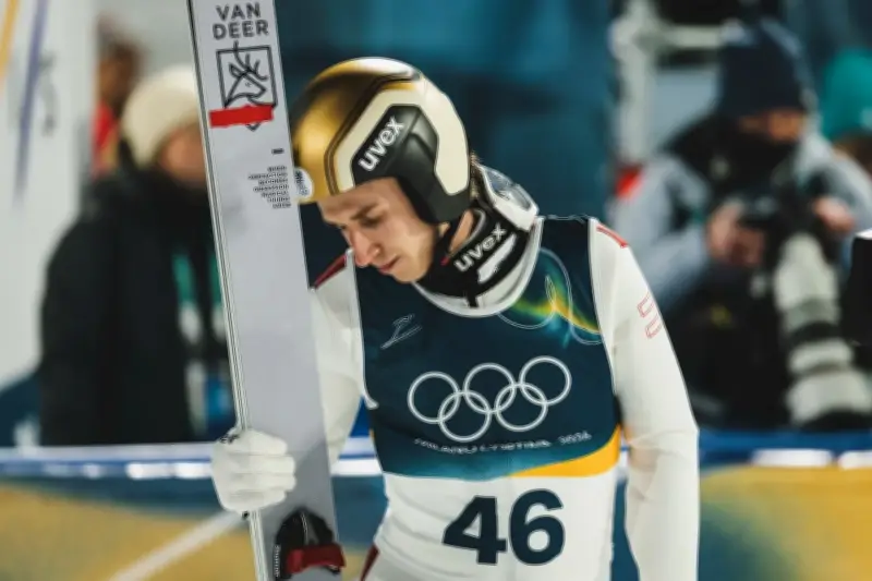 VĐV Áo Daniel Tschofenig bị loại khỏi Olympic 2026 vì giày nhảy vượt quy định 4mm