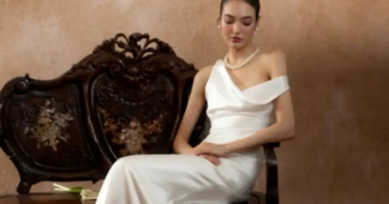 Váy Lụa: Biểu Tượng Của Phong Cách Quiet Luxury Sang Trọng Thầm Lặng