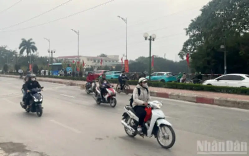 Dự báo thời tiết 11/2: Hà Nội rét, TP.HCM nắng mưa xen kẽ, biển động mạnh