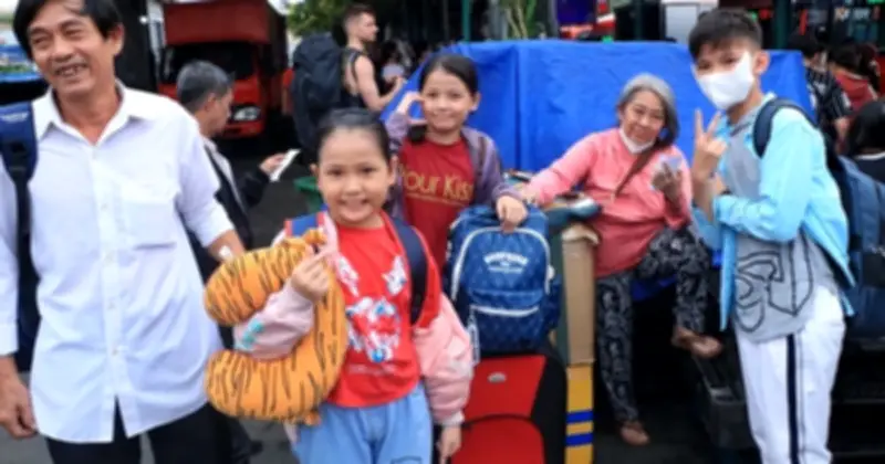 Bến Xe Miền Tây Chật Cứng Người Về Quê Đón Tết Trước Ngày Cao Điểm