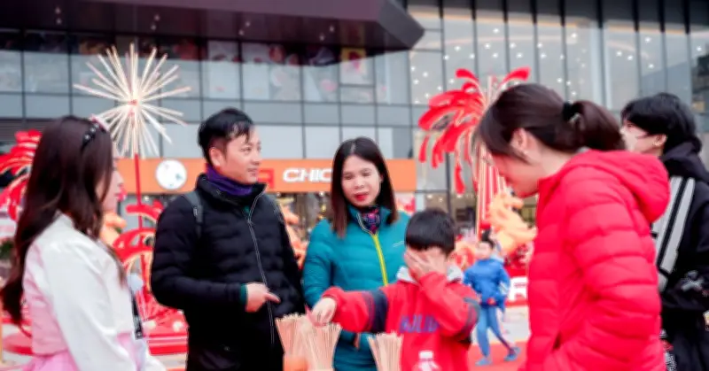 Trung Tâm Thương Mại Phía Tây Hà Nội Sôi Động Với Lễ Hội Tết Đương Đại