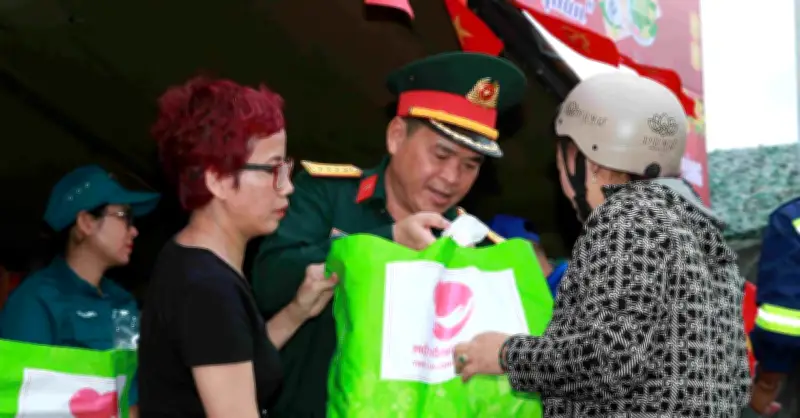 Xã Hòa Thịnh vươn lên sau thiên tai: Từ cứu trợ đến phục hồi với 'Một vòng tay ấm'