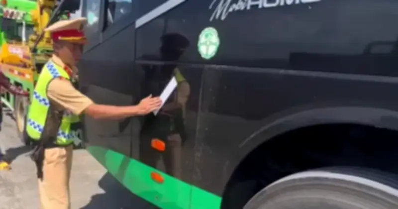 Xe khách vi phạm nghiêm trọng trên cao tốc Phan Thiết – Vĩnh Hảo bị phạt hơn 100 triệu đồng