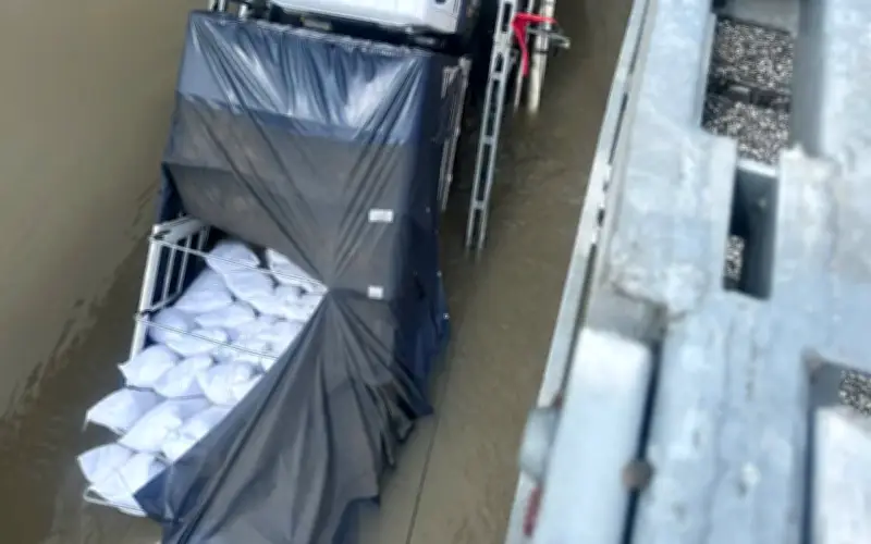 Xe tải chở gạo nghi làm sập nhịp cầu 30-4 ở Cần Thơ, không có thiệt hại về người