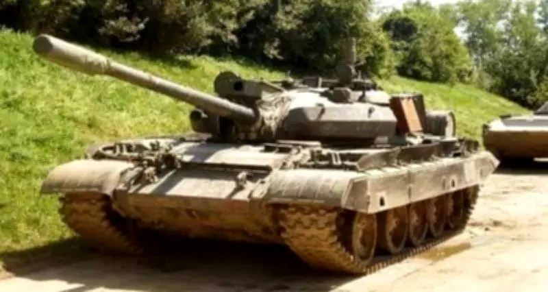 Xe Tăng T-55AM Nga Được Lắp 'Lồng Chống Drone' Trên Chiến Trường Ukraine