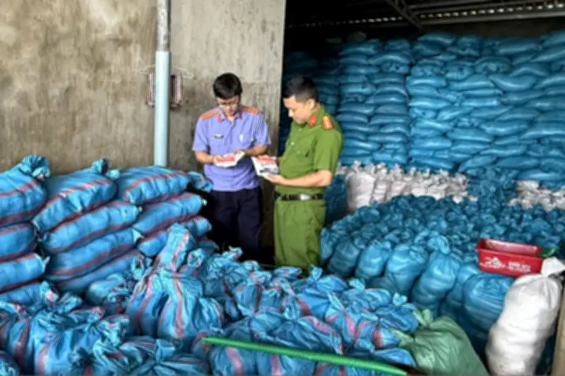 Xưởng sản xuất hàng nghìn tấn muối I ốt giả bị phát hiện tại Đăk Lăk