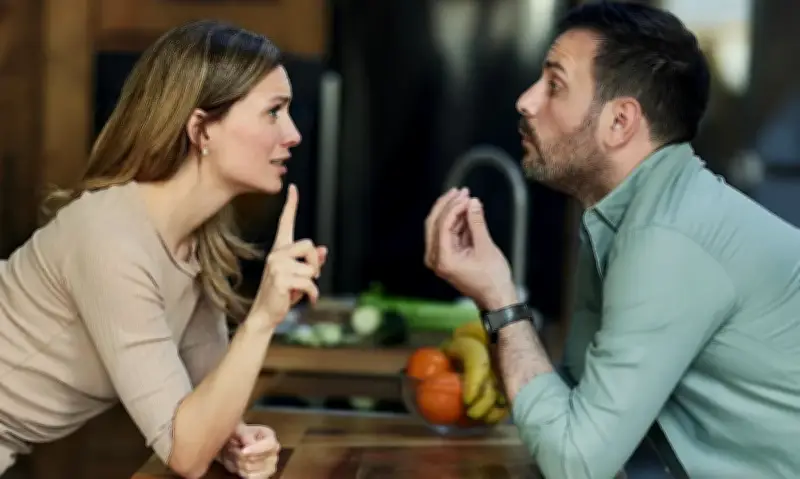 Xu hướng chia tay tại quán ăn ở Mỹ: Lựa chọn an toàn hay gây tranh cãi?