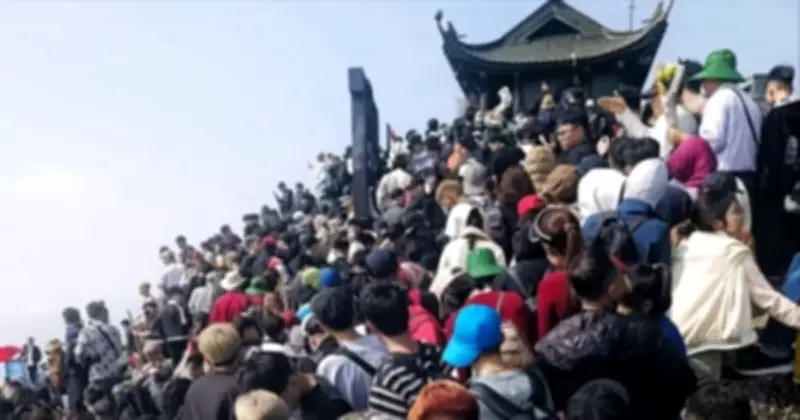 Yên Tử đón lượng khách tăng mạnh dịp Tết, du lịch kết hợp hành hương thu hút