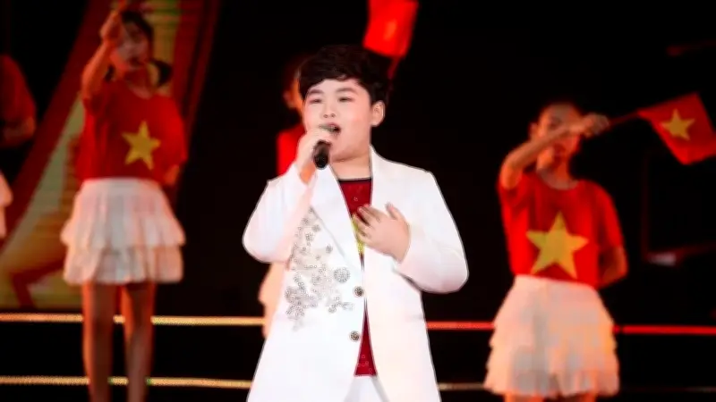 Ca sĩ nhí Dương Đức Hải tỏa sáng cùng DTAP trong Xuân Quê hương 2026