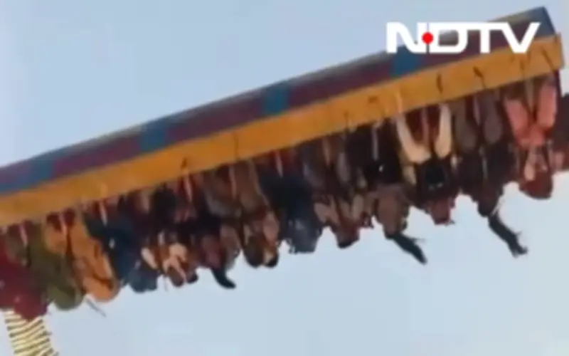 Đu Quay 'Tsunami' Gãy Sập Tại Hội Chợ Ấn Độ, Một Cảnh Sát Thiệt Mạng