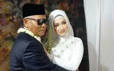 Cuộc Hôn Nhân Chênh Lệch 44 Tuổi Ở Indonesia: Tình Yêu Hay Vật Chất?