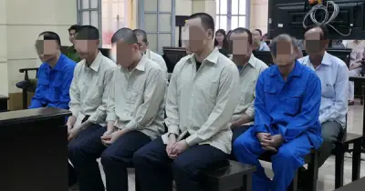 Vụ khiêng quan tài gây sốc ở chợ Bến Thành: 11 bị cáo hầu tòa về tội gây rối trật tự