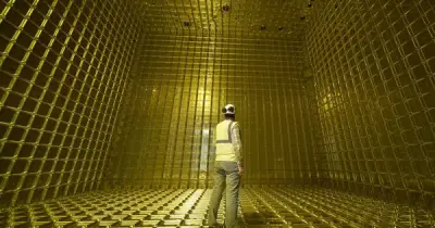 Mỹ Bơm 15.000 Tấn Argon Lỏng Xuống Mỏ Vàng Sâu Để 'Bắt' Hạt Neutrino