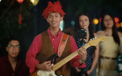 Nguyên Hưng Mua Đồ Điện Xuất Và Hát Nhạc Phim Ra Rạp Sau Tết