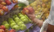 85% táo châu Âu nhiễm 'cocktail' hóa chất, trẻ em đối mặt rủi ro cao