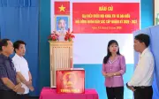 Bà Trần Thị Thanh Hương kiểm tra công tác bầu cử và tuyển quân tại An Giang