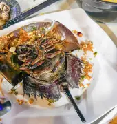 Ba Thanh Niên Ngộ Độc Sam Sau Bữa Ăn Tối Tại Quán Ốc Ở Cà Mau