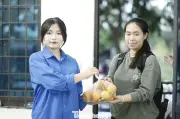 Tuổi trẻ Bắc Giang bán cam, táo gây quỹ, sưởi ấm Tết cho sinh viên xa nhà