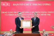 Ban Tổ chức Trung ương vinh danh tập thể, cá nhân xuất sắc và thông báo nghỉ hưu lãnh đạo
