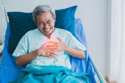 Bác sĩ cảnh báo nguy cơ tim mạch từ rượu bia dịp Tết: Cần kiểm soát chặt chẽ