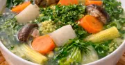 Bác Sĩ Gợi Ý 3 Món Canh Thanh Nhẹ Giúp Cân Bằng Dinh Dưỡng Ngày Tết