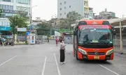 Bến xe Giáp Bát vắng lặng chiều 29 Tết, chuyến xe cuối cùng về Nam Định rời bến