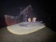 Bắt Quả Tang 2 Phương Tiện Khai Thác Cát Trái Phép Trên Sông Cầu, Hà Nội