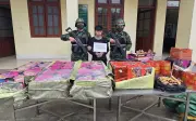 Bắt quả tang thanh niên vận chuyển pháo trái phép qua biên giới Lào Cai