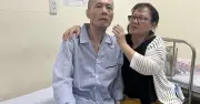 Ca sĩ Tô Thanh Phương chống chọi bệnh Parkinson nặng, vợ túc trực chăm sóc suốt nhiều năm