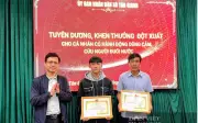 Cha Con Dũng Cảm Cứu 5 Người Trong Vụ Lật Thuyền Trên Sông Gianh