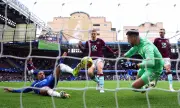 Chelsea Hòa Burnley 1-1: Hàng Thủ Lỏng Lẻo, Cơ Hội Top 4 Mờ Nhạt