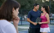 Chơi Pickleball Để Giữ Lửa Hôn Nhân, Chồng Lại Thân Mật Với Cô Gái Kém 15 Tuổi