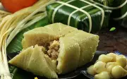 Cảnh báo: Bánh chưng ngày Tết - 'Thủ phạm' gây tăng cân và bệnh lý nguy hiểm
