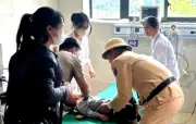 Cảnh sát giao thông Thanh Hóa hỗ trợ kịp thời đưa bé 3 tuổi sốt cao, co giật đi cấp cứu