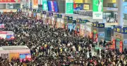 Cảnh Tượng Ga Tàu Điện Trong Xuân Vận: Dòng Người Kín Kẽ Hở, Hơn 1,4 Tỷ Lượt Di Chuyển