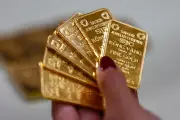 Giá vàng miếng vọt lên 181 triệu đồng, chênh lệch với thế giới lên tới 23 triệu