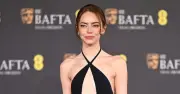 Emma Stone gây sốt với váy khoét ngực táo bạo tại sự kiện điện ảnh