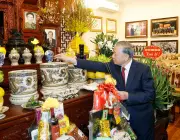 Tổng Bí thư Tô Lâm cùng đoàn lãnh đạo dâng hương tưởng niệm các nhà lãnh đạo tiền bối