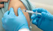 Gia đình tiêm vaccine nào để mở cửa đón Tết an toàn và trọn vẹn?