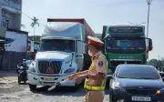 Giao thông căng thẳng dịp cận Tết: Quốc lộ 1 qua Quảng Ngãi ùn ứ nghiêm trọng