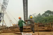 Hà Nội khẩn trương thi công cầu, đường xuyên Tết để đảm bảo tiến độ