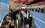 Hà Nội Metro vận hành an toàn hơn 3.300 lượt tàu, phục vụ 243.000 lượt khách dịp Tết