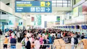 Hà Nội ùn tắc nghiêm trọng, bến xe và sân bay quá tải trước Tết Nguyên đán