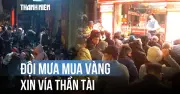 Hà Nội: Người dân xếp hàng mua vàng từ sáng sớm cầu may ngày vía Thần Tài