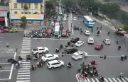 Hà Nội xử lý 9/38 điểm ùn tắc giao thông, đẩy mạnh xe buýt xanh