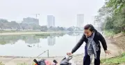 Hà Nội: Thả cá 23 tháng Chạp văn minh, ý thức bảo vệ môi trường được nâng cao